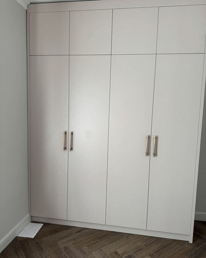 Шкафы на заказ в Астане — работа INTERWOOD